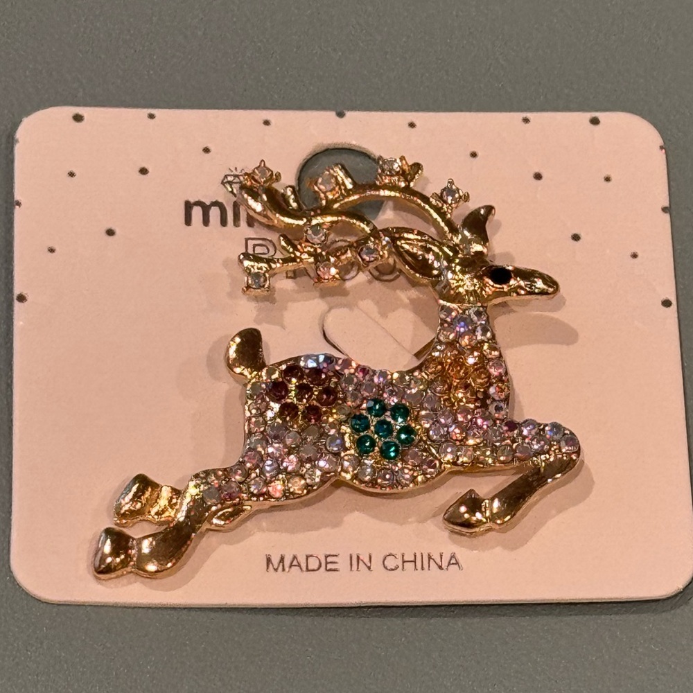 NWT Mint Clear Crystal and Gold Reindeer Brooch